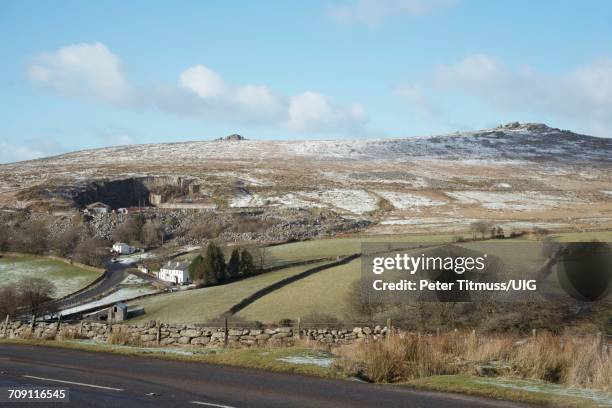 merrival a hamlet on dartmoor devon uk, an old granite quarry and the staple tor - isartor bildbanksfoton och bilder