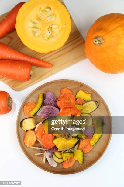 vegetable chips - vegetable chips stock pictures, royalty-free photos & images