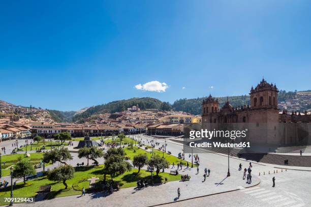 peru, cusco, plaza de armas and cathedral - plaza de armas stock pictures, royalty-free photos & images