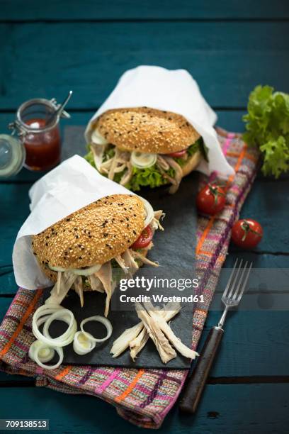 pulled chicken burger - pulled chicken stock pictures, royalty-free photos & images
