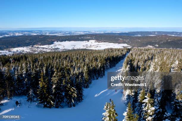 germany, bavaria, fichtelgebirge, ski slope, ochsenkopf, view from asenturm - fichtelgebirge stock-fotos und bilder
