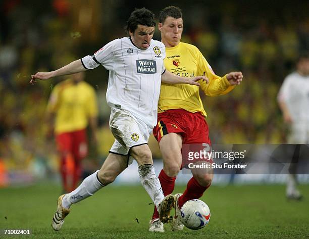 Jonathan Douglas of Leeds battles for the ball with Darius Henderson of Watford during the Coca-Cola Championship Playoff Final between Leeds United...