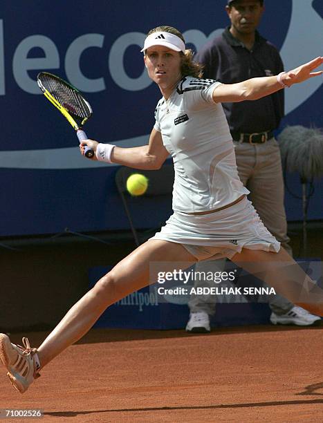Meghan Shaughnessy returns a ball to Martina Sucha of Slovakia 21 May 2006 in the 145,000 dollar clay court WTA Rabat Open in Rabat. Shaughnessy beat...