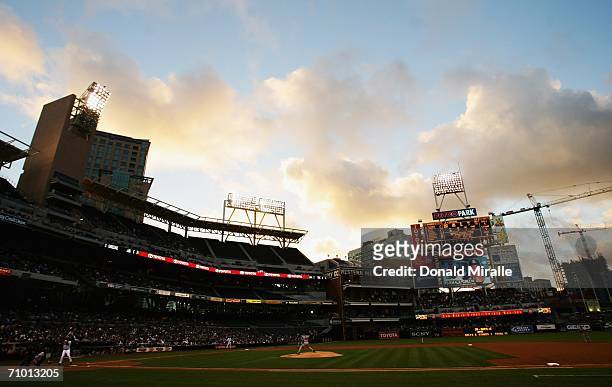 Pitcher Josn Smoltz of the Atlanta Braves pitches against the San Diego Padres during their MLB game at Petco Park on May 22, 2006 in San Diego,...