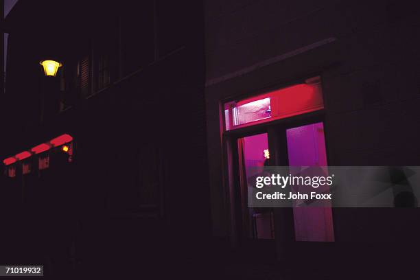 red light district - amsterdam-red-light-district-photos stockfoto's en -beelden
