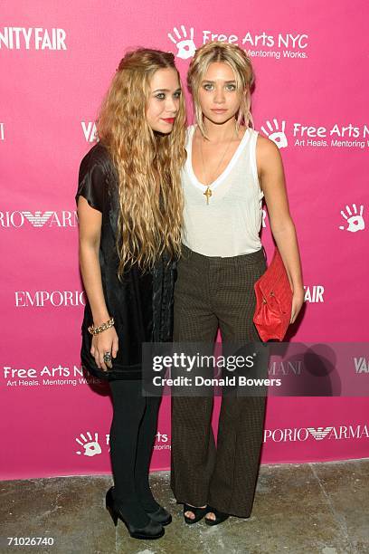 Mary-Kate and Ashley Olsen arrive at the 7th annual Free Arts NYC Art + Photography benefit auction at Phillips de Pury May 23, 2006 in New York City.