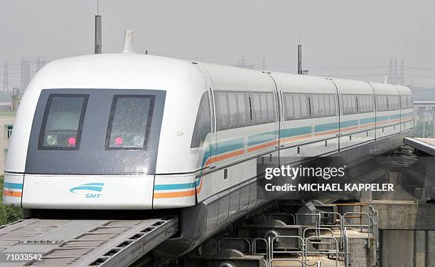 Shanghai Transrapid Photos and Premium High Res Pictures - Getty Images