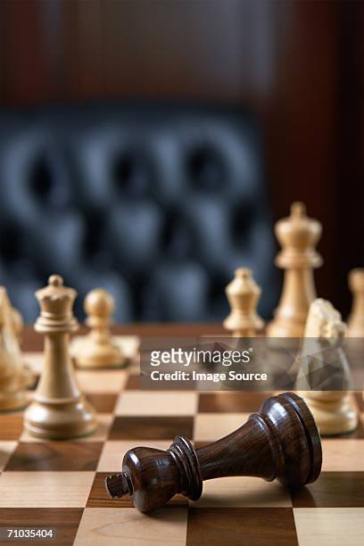 still life of a chess board - chess defeat stock pictures, royalty-free photos & images