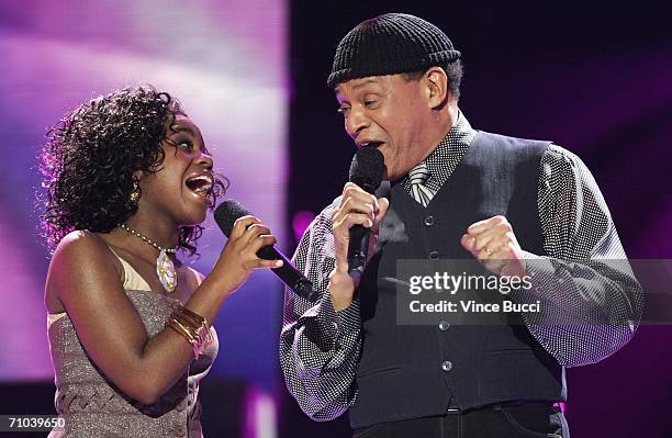 Former American Idol Paris Bennett performs with Al Jarreau during the American Idol Season 5 Finale on May 24, 2006 at the Kodak Theatre in...