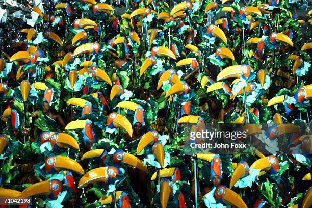 decorated crowd (view from above) - carnival in rio de janeiro stock pictures, royalty-free photos & images