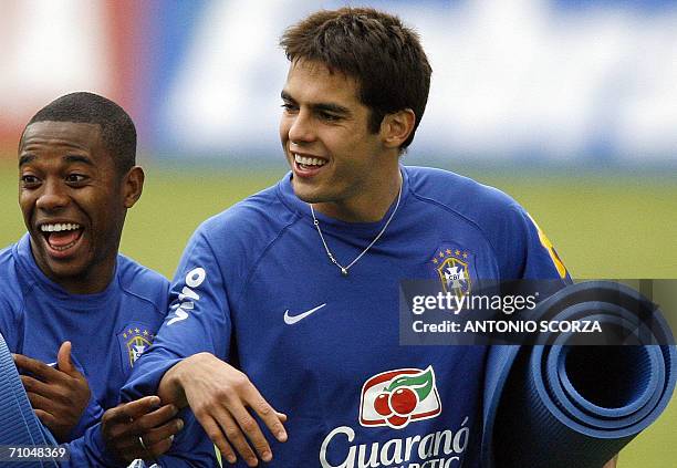 Rob Kaka Robi Brazilians Kaka and Robinho joke after the afternoon training session ...