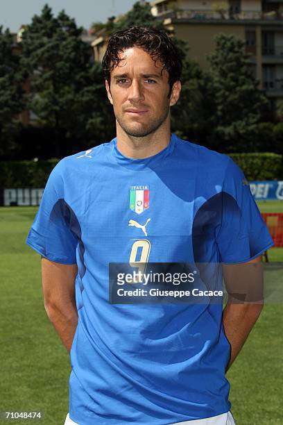 Luca Toni of Italy poses on May 25, 2006 in Coverciano, Italy.