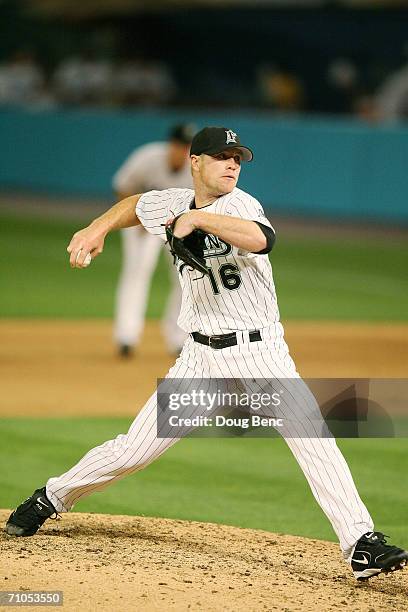 Logan Kensing of the Florida Marlins pitches against the Chicago Cubs at Dolphin Stadium on May 23, 2006 in Miami, Florida. The Marlins defeated the...