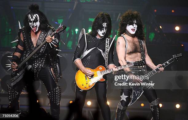 Musicians Gene Simmons, Tommy Thayer and Paul Stanley of Kiss perform during the VH1 Rock Honors at the Mandalay Bay Events Center on May 25, 2006 in...