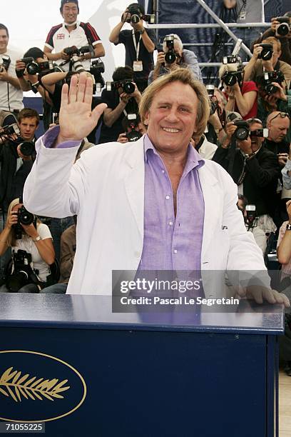 French actor Gerard Depardieu attends the ''Quand J'etais Chanteur' photocall during the 59th International Cannes Film Festival May 26, 2006 in...