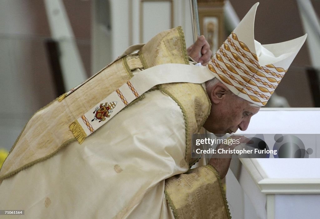 Pope Benedict XVI Visits Shrine Of Jasna Gora