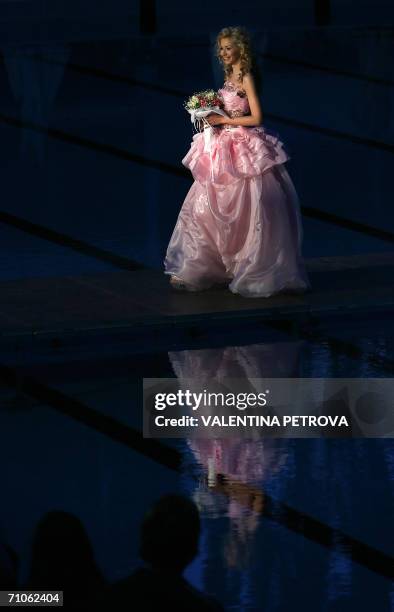 Model presents a creation by Bulgarian designer Alya Milusheva during an open air fashion show in Sofia, 26 May 2006. AFP PHOTO / VALENTINA PETROVA