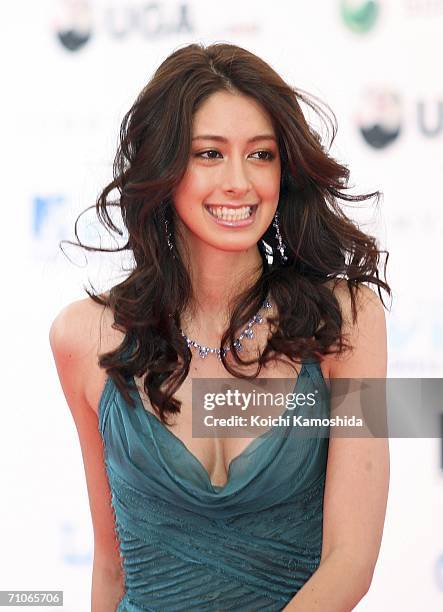 Izumi Mori arrives at the 2006 MTV Video Music Awards at the Yoyogi National Athletic Stadium May 27, 2006 in Tokyo, Japan.