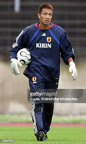 Japanese goalkeeper Yoichi Doi appears in the training session at the North Sport Park in Bonn, 27 May 2006. Japanese National football team is here...