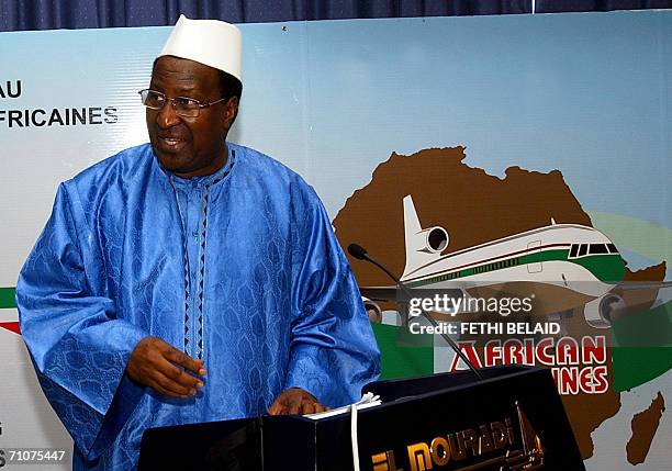 Alpha Konare, Chair of the African Union Commission makes a speech 29 May in Tunis during a High Level Meeting of African Airlines organised by...