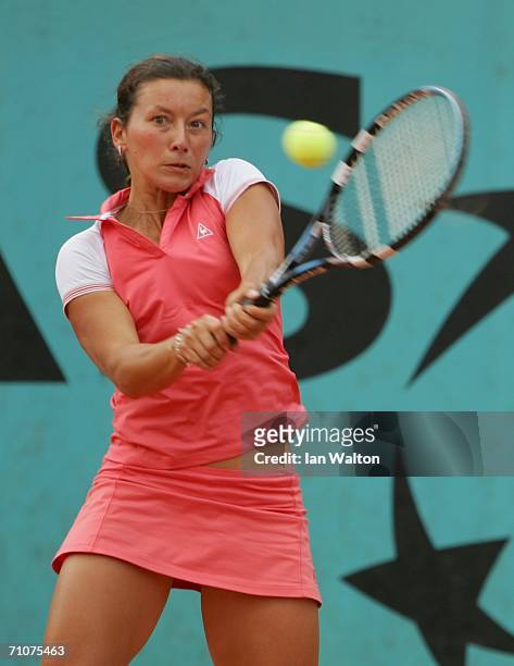 Antonella Serra Zanetti of Italy in action against Alicia Molik of Australia during day two of the French Open at Roland Garros on May 29, 2006 in...
