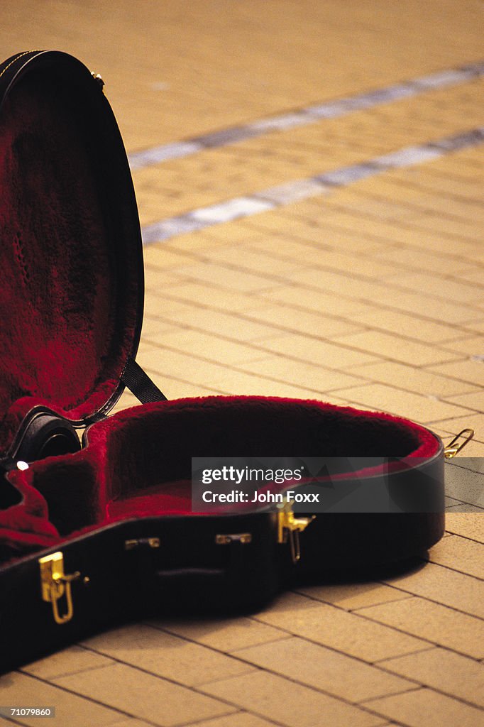 Guitar box