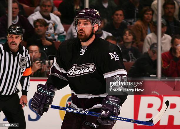 Francois Beauchemin of the Mighty Ducks of Anaheim skates against the Edmonton Oilers during game five of the NHL Western Conference Finals on May...