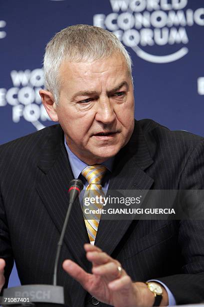 Cape Town, SOUTH AFRICA: Jim Goodnight, chief excutive officer of SAS from the USA, speaks, 31 May 2006, during the opening press conference on the...