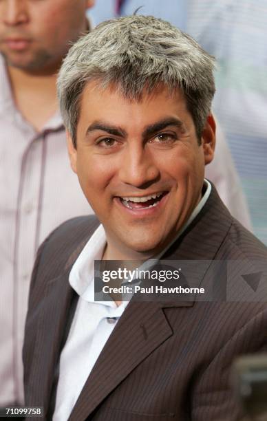 American Idol Season 5 winner Taylor Hicks poses for a photo prior to performing on the "Today" show during the Toyota Concert Series June 1, 2006 in...