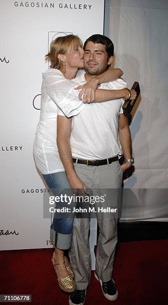 Julie Bowen and Scott Phillips arrive at the Inagural Benefit For P.S. Arts at Lo-Fi on June 1, 2006 in Los Angeles, California.