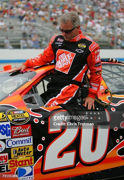 Ricky Rudd climbs in the Powerade/The Home Depot Chevrolet car in place of an injured Tony Stewart during qualifying for the NASCAR Nextel Cup Series...