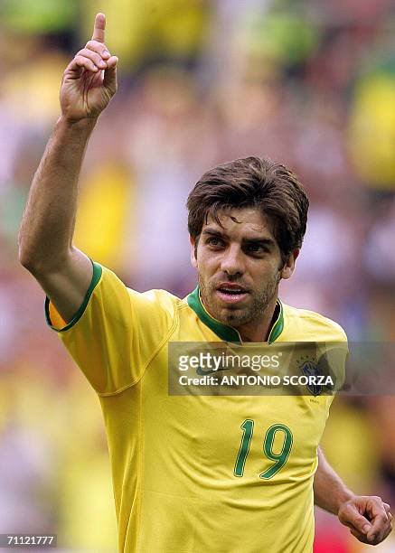 Brazilian football striker Juninho Pernambucano celebrates his goal, 04 June 2006, during a friendly with New Zealand, 04 June 2006 in Geneva,...