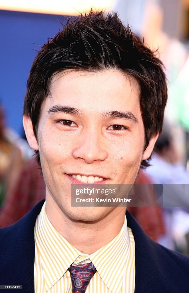 Jason Toobin Actor Jason Tobin arrives at the premiere of Universal Picture's