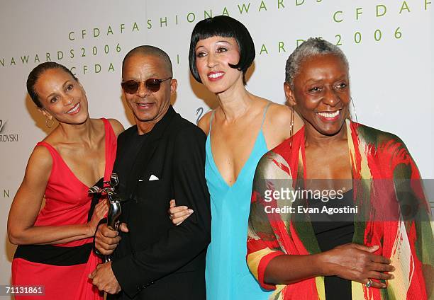 Alva Chin, Stephen Burrows, winner of the "Board of Directors Special Tribute" Award, Pat Cleveland and Bethann Hardison pose backstage at the 2006...