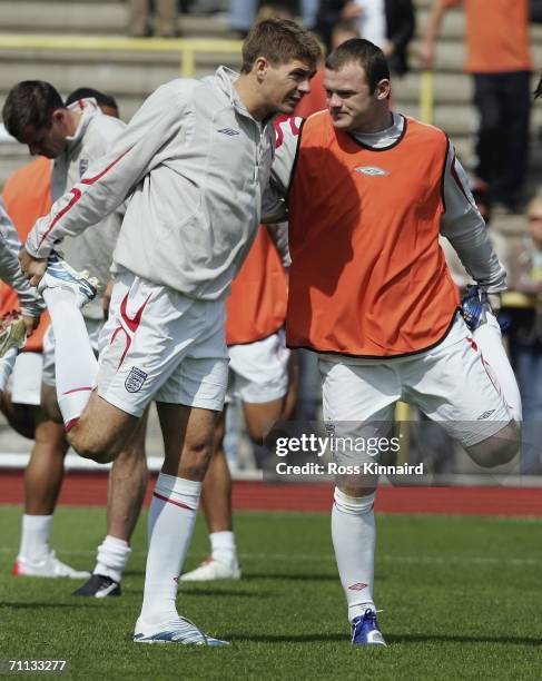 Steven Gerrard and Wayne Rooney of England arm in arm during the squads training session at the Englang World Cup camp on June 6, 2006 in...