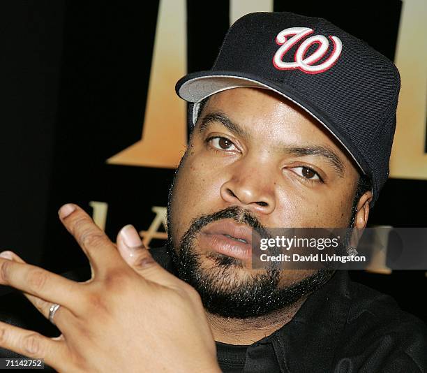 Ice Cube Rapper Hand Sign Ice Cube Signs Copies Of Laugh Now Cry Later At Tower Records Photos ...