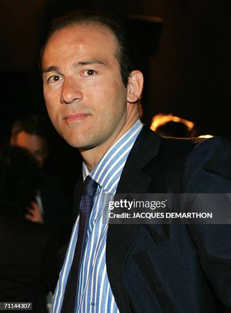 French advertising group Publicis supervision board member Simon Badinter attends the annual general meeting of the company 07 June 2006 in Paris....