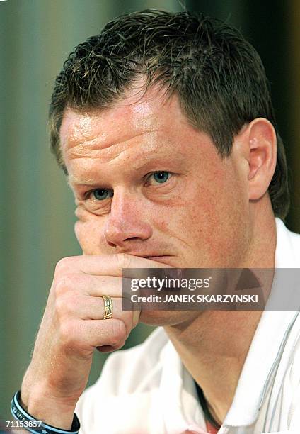 Polish midfielder Jacek Krzynowek is see, Fotografía de noticias