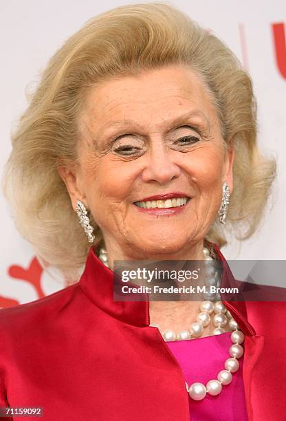 Philanthropist Barbara Davis arrives at the 34th AFI Life Achievement Award tribute to Sir Sean Connery held at the Kodak Theatre on June 8, 2006 in...