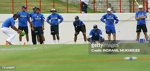 Gros Islet, SAINT LUCIA: Indian cricketers Yuvraj Singh, VVS Laxman, Suresh Raina, Virender Sehwag, Rahul Dravid, Anil Kumble, team biomechanist Ian...