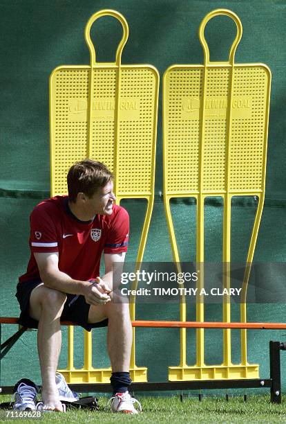 United States forward Brian McBride gets ready during a team training session at HSV Norderstedt in Norderstedt,10 June 2006. United States will...