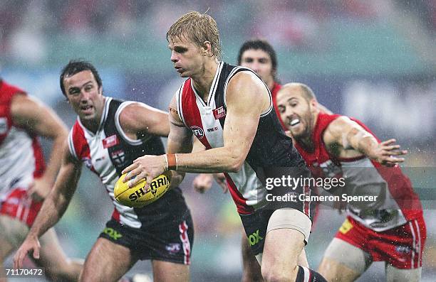 Nick Riewoldt of the Saints looks to kick during the round 11 AFL match between the Sydney Swans and the St Kilda Saints at the Sydney Cricket Ground...