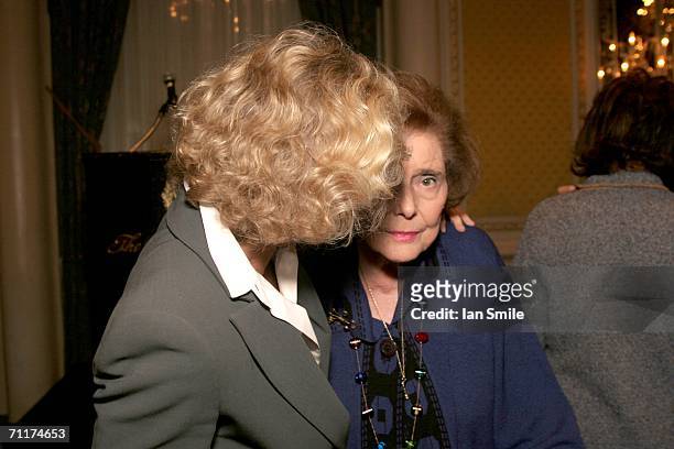Actress Glenn Close and actress Patricia Neal speak at The Tony Awards Honor Presenters And Nominees at the Waldorf Astoria on June 10, 2006 in New...