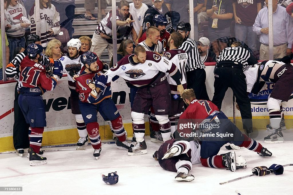 Calder Cup Finals: Milwaukee Admirals v Hershey Bears