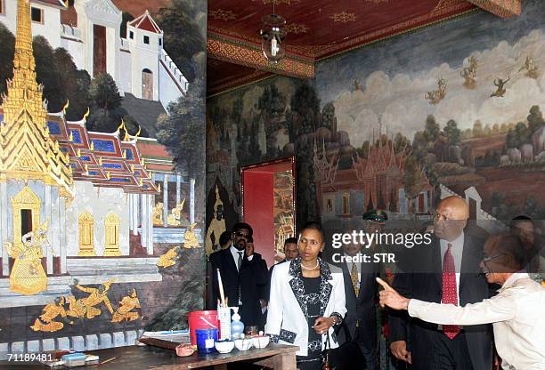 Royal Grand Palace official briefs Lesotho King Letsie III and Queen Masenate Mohate Seeiso about Thai art and culture during their site seeing tour...
