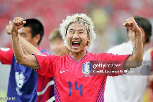 389 South Korean Lee Chun Soo Photos and Premium High Res Pictures - Getty  Images