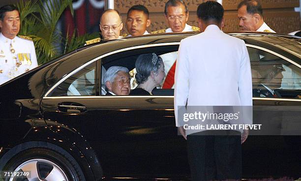 Japanese Emperor and Empress Michiko arrive at the Grand Palace in Bangkok, 13 June 2006 for the official banquet. Royalty from across Asia, Europe,...