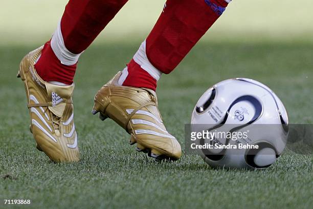 repentino futuro picnic 243 Personalised Football Boots Stock Photos, High-Res Pictures, and Images  - Getty Images