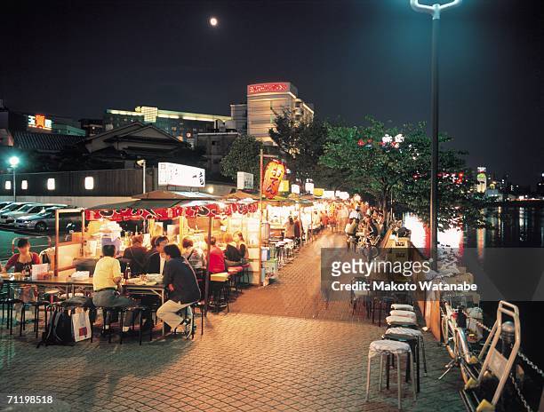 food stalls in nakasu, fukuoka prefecture, japan - prefectura de fukuoka fotografías e imágenes de stock