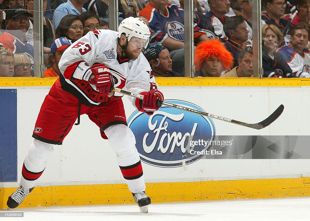 Carolina Hurricanes v Edmonton Oilers - Game 4